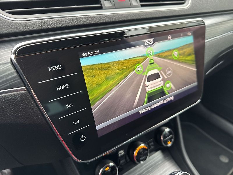 Škoda Superb (2022) Combi 2.0 TDI DSG Style - fotka 20 z 36
