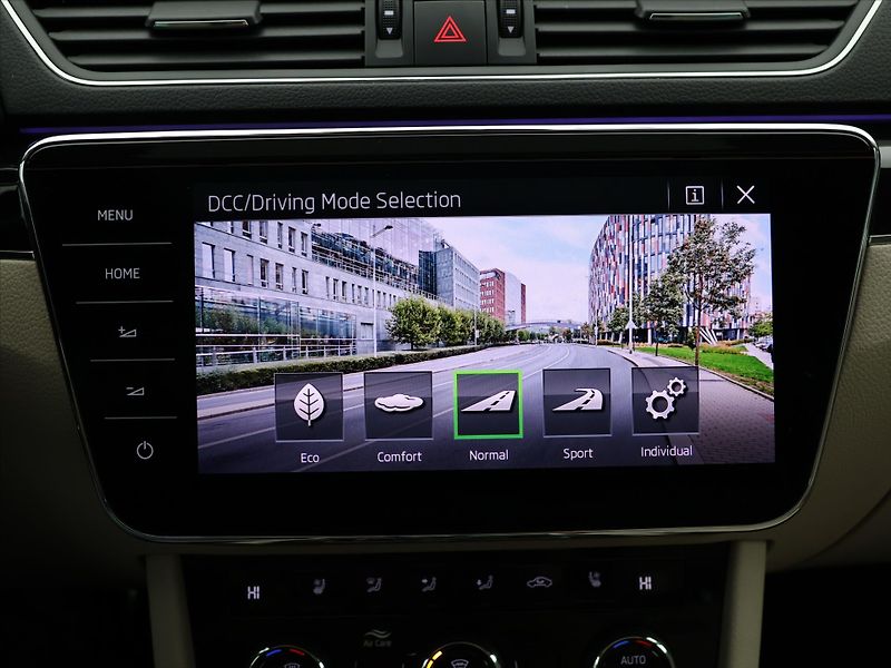 Škoda Superb 2,0 TSI 200kW L&K 4x4 DSG CZ - fotka 26 z 44