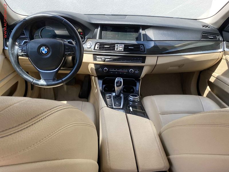 BMW Řada 5 (2014) 2.0D 525D, Luxury, Navi, Kůže - fotka 8 z 18