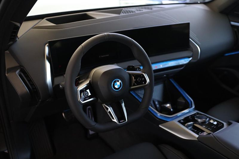 BMW X3 30e xDrive - fotka 2 z 18