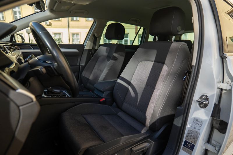 Volkswagen Passat 1.4 TSI DSG Kamera Cockpit Taž - fotka 12 z 38