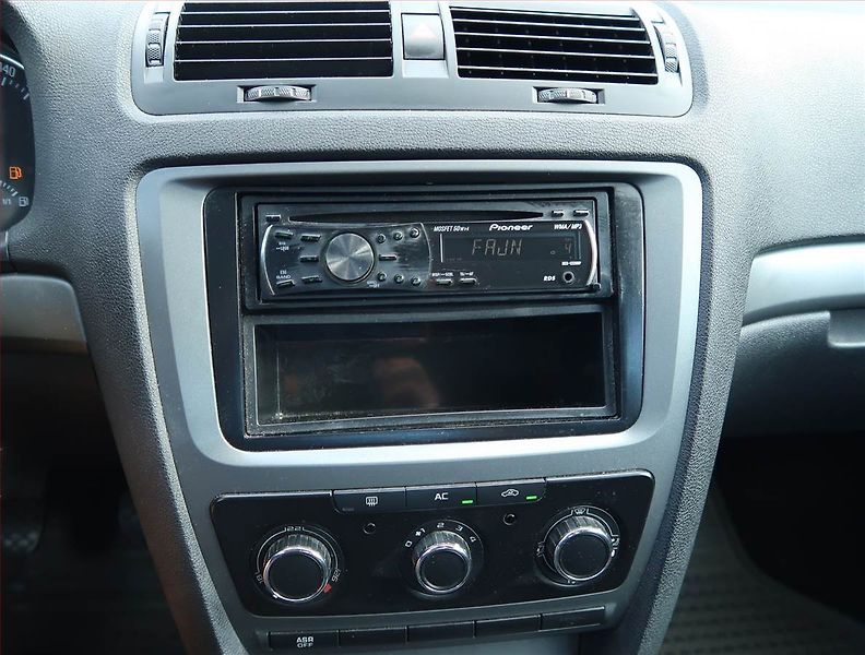 Škoda Octavia (2010) 1.2 TSI, ČR,1.maj, Serv.kniha - fotka 12 z 14