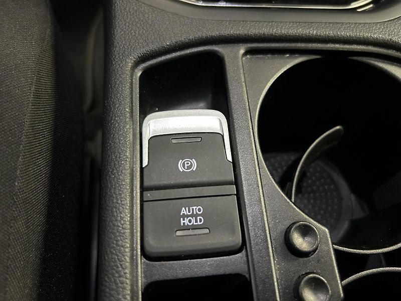 Volkswagen Touran (2023) 2.0TDi Highline LED Kamera TZ - fotka 9 z 35