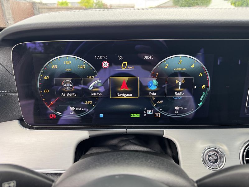 Mercedes-Benz Třídy E (2022) E 300de 4MATIC AMG Hybrid Tažn - fotka 22 z 28