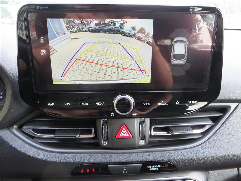 Hyundai i30 1,5 T-GDI mHEV Family Smart - fotka 20 z 28
