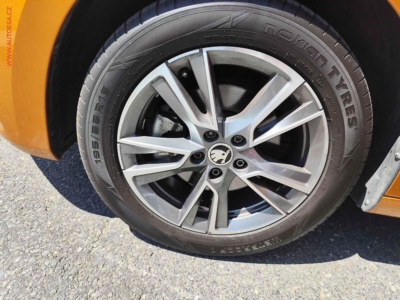 Škoda Fabia (2023) 1.0TSi, 2.maj,ČR, Style, DSG - fotka 27 z 29