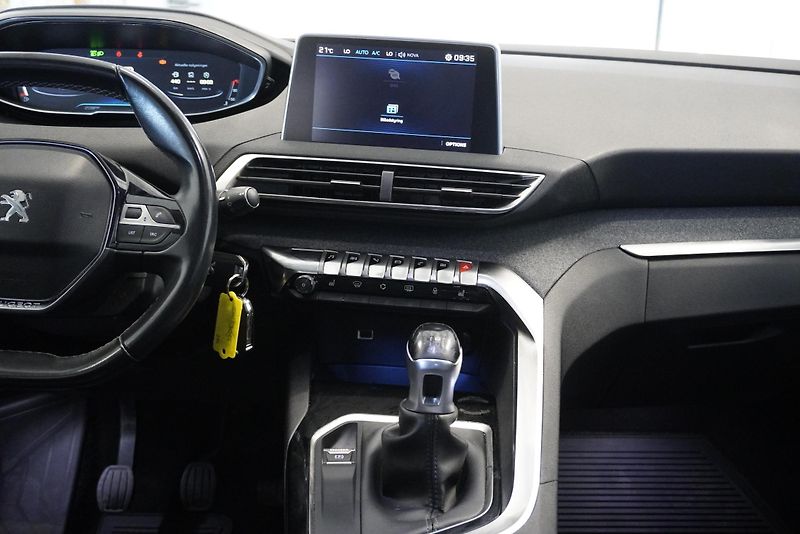 Peugeot 3008 1.6 BLUEHDI 88kW ALLURE - fotka 22 z 29