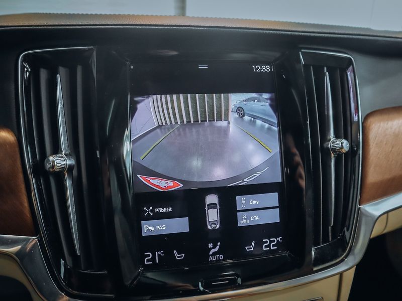 Volvo S90 2.0 D5 AWD Inscription 173kW - fotka 19 z 23