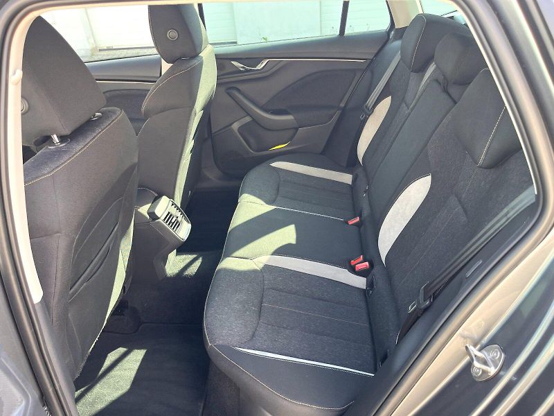Škoda Kamiq (2025) 1,5TSI 110KW Top Selection - fotka 15 z 25