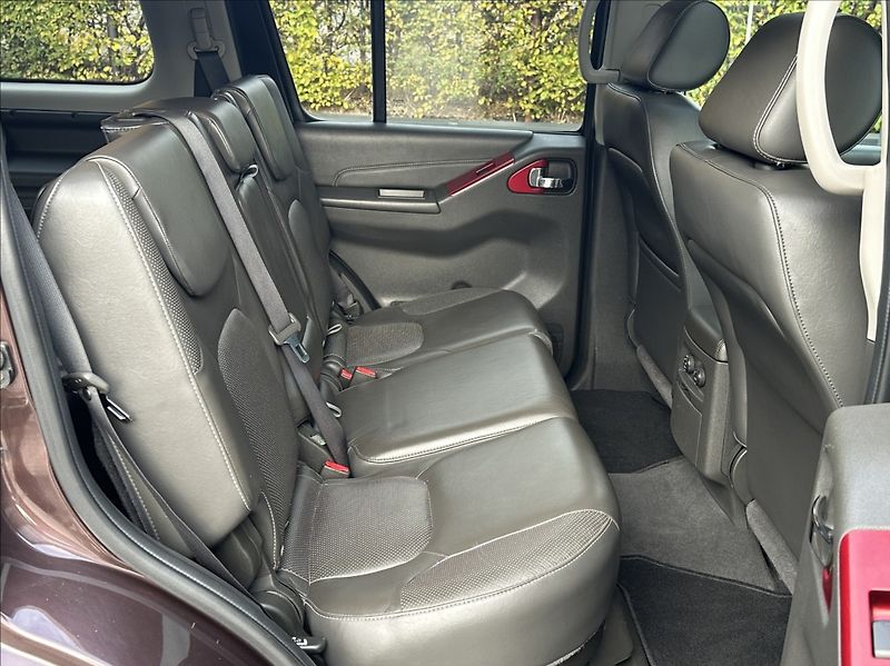 Nissan Pathfinder 3,0 DCI 231PS  LE Executive 4x - fotka 20 z 55