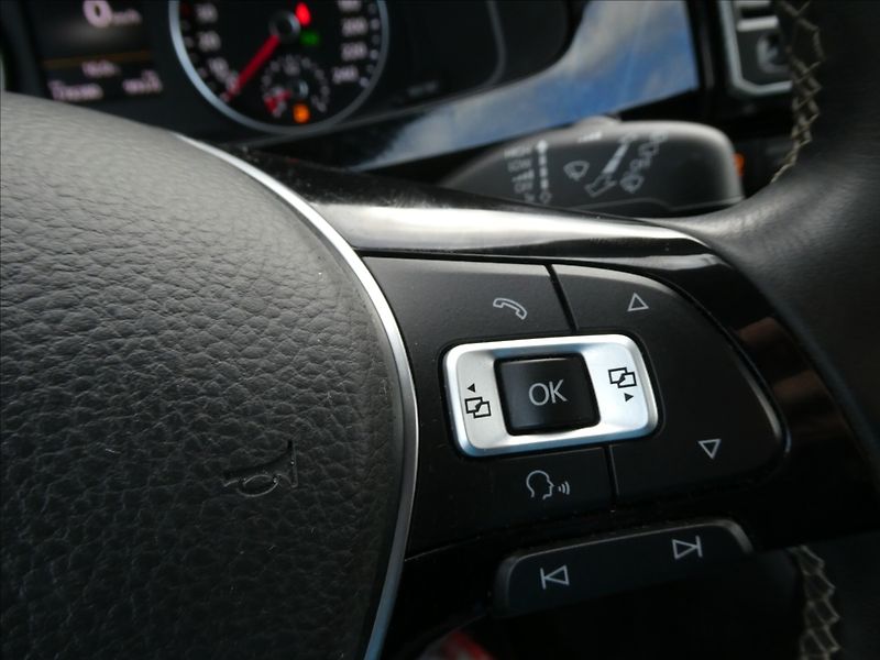 Volkswagen Multivan 2,0 TDi 150kW DSG GenerationSi - fotka 35 z 57