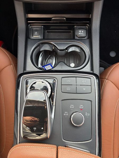 Mercedes-Benz GLE 350 CDI 4MATIC AT7 - fotka 12 z 15