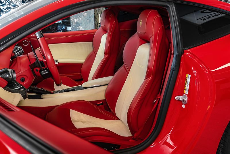 Ferrari F12 Berlinetta ZÁRUKA/KARBON/LIFT/KAMERA - fotka 17 z 25