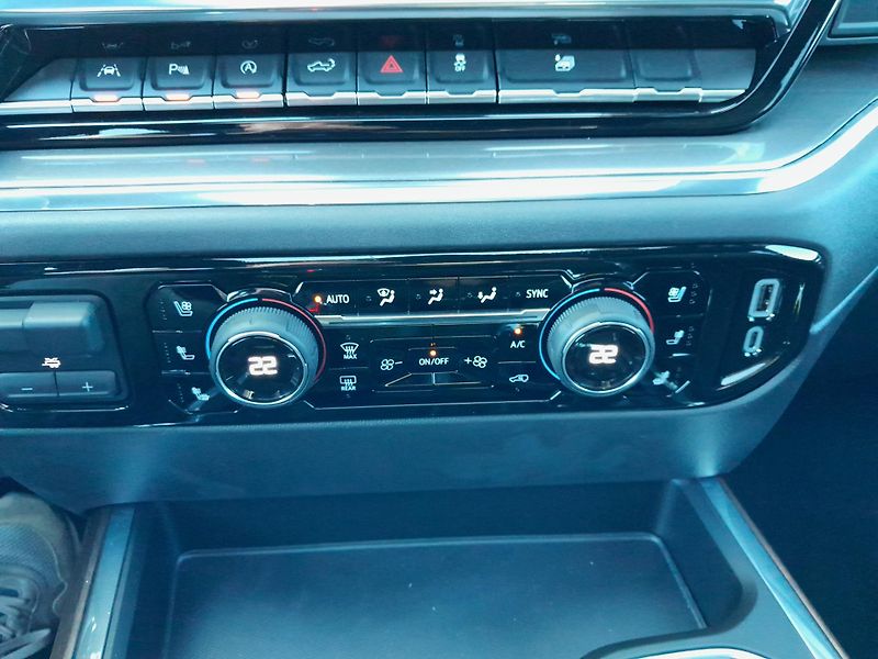 Chevrolet Silverado (2025) 6,2 V8 LPG  High Country  - fotka 43 z 52