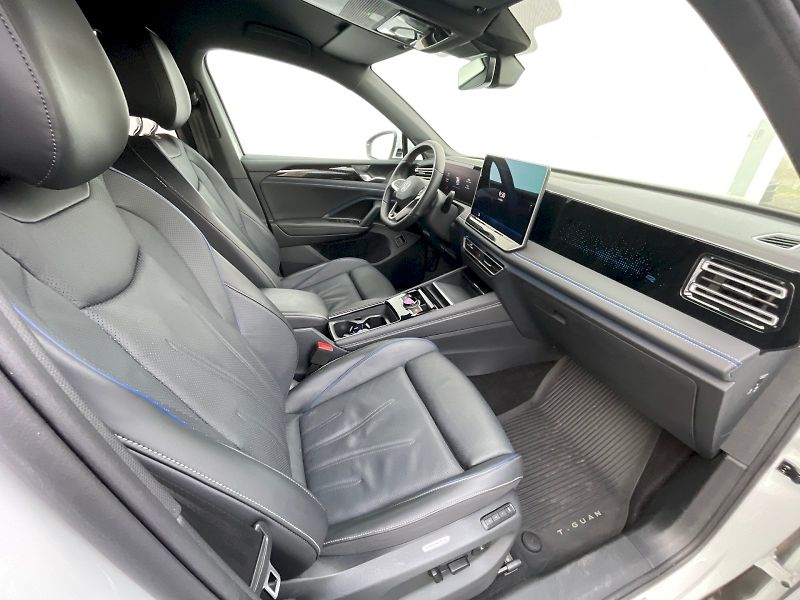 Volkswagen Tiguan (2025) R-LINE 1,5 TSI 130 KW EHYBRID - fotka 23 z 55
