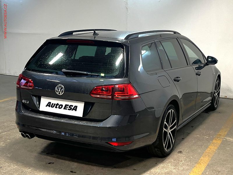 Volkswagen Golf (2016) 2.0 TDi, GTD, bixen, navi - fotka 4 z 17