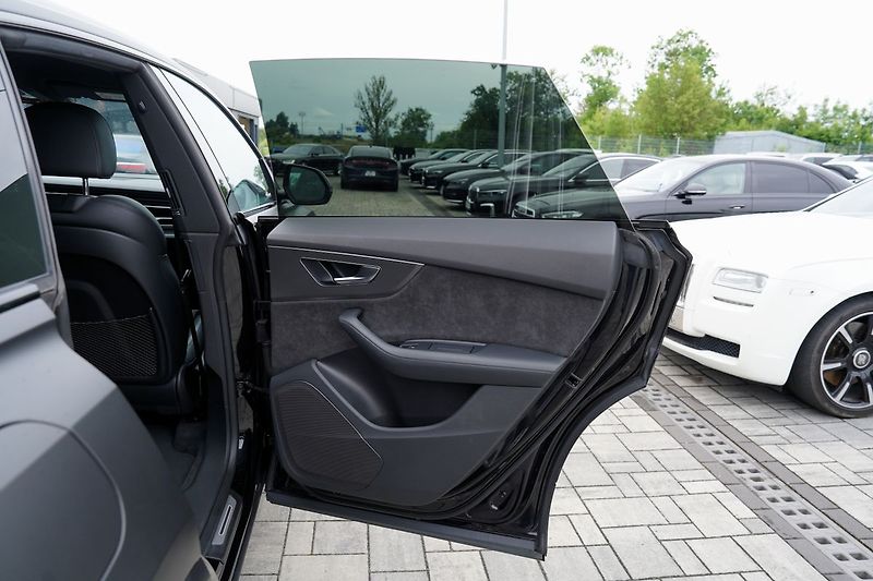 Audi RS Q8 TFSI 441kW quattro - fotka 19 z 51