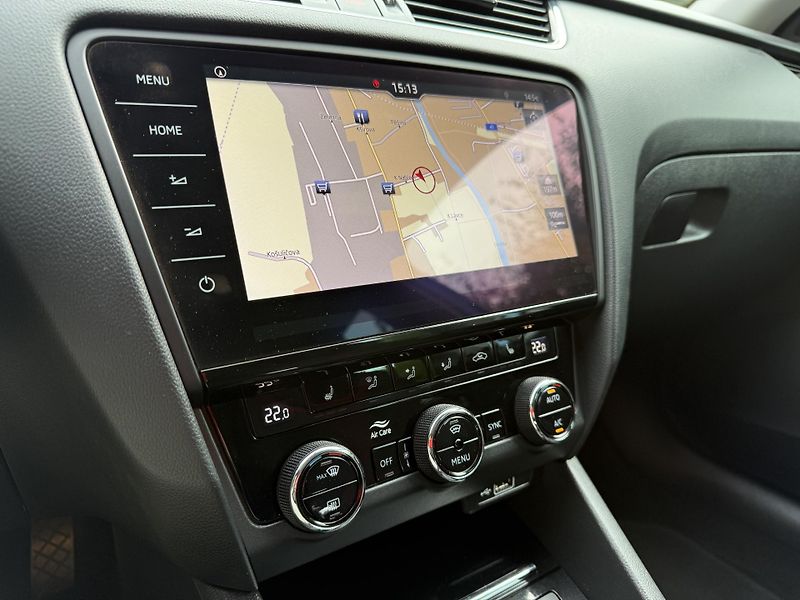 Škoda Octavia 2.0 TSi STYLE DSG - fotka 33 z 35