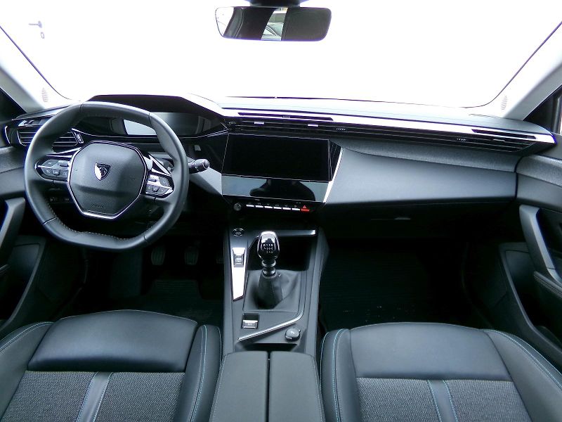 Peugeot 308 ALLURE PACK 1,5 BlueHDi 96kW - fotka 2 z 15