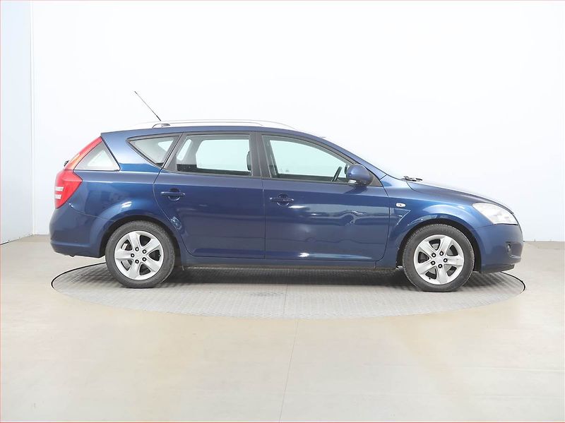 Kia Ceed (2009) 1.6 CVVT, nová STK, zamluveno - fotka 6 z 14
