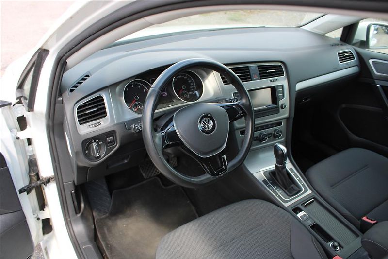 Volkswagen Golf 1,2 TSi  DSG, 82.644 km, ČR - fotka 10 z 24