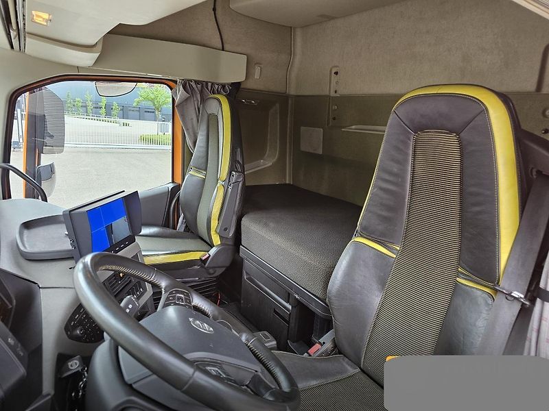 Volvo FH (2015) 16.550 6x4 tahač + HR EURO 6 - fotka 16 z 24