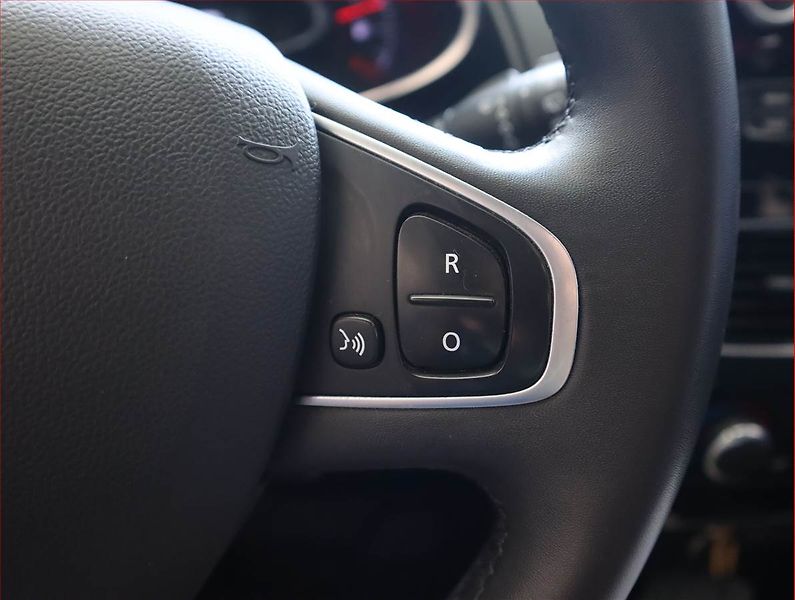 Renault Clio (2018) 1.2 16V, Tempomat - fotka 17 z 17