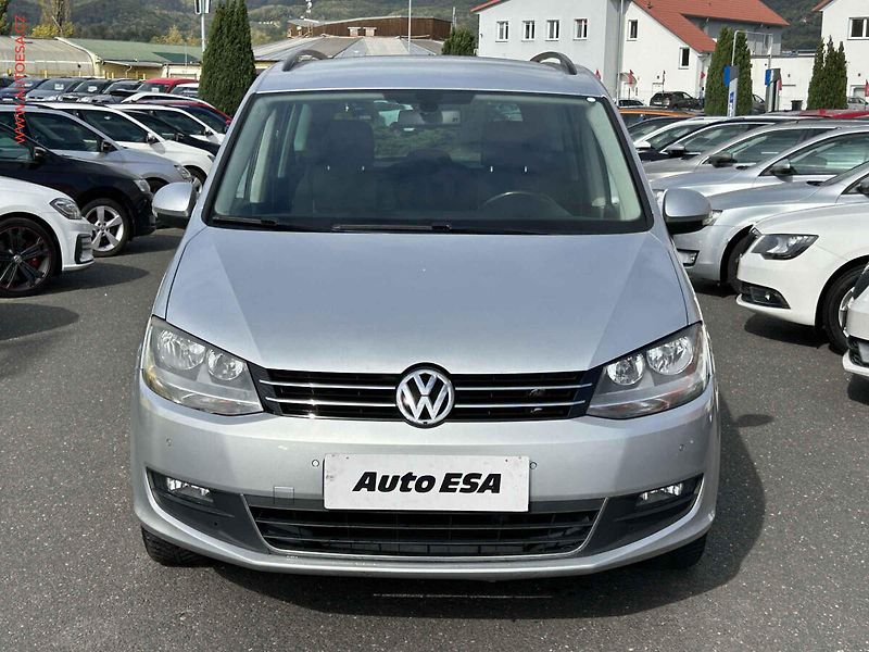Volkswagen Sharan (2015) 2.0TDI, Navi, autoAC - fotka 2 z 18