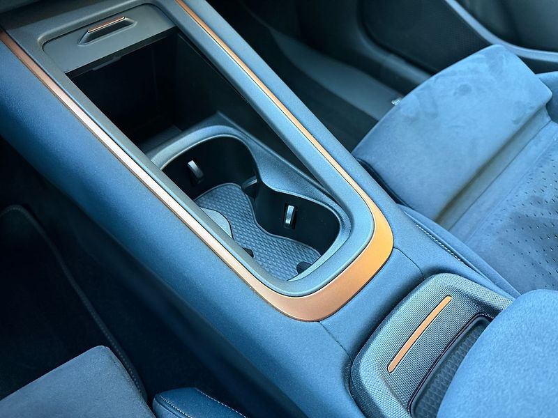 Cupra Born 150kW 360° kamera HUD 62kWh ba - fotka 34 z 45