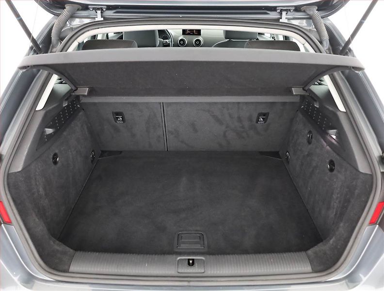 Audi A3 (2015) 1.8 TFSI, 4X4, Automat, Navi - fotka 17 z 18