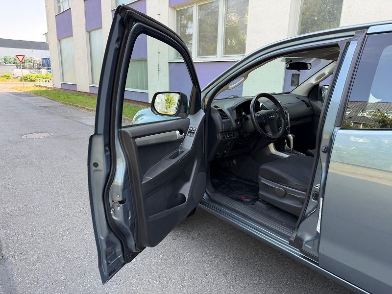 Isuzu D-Max 2,5 TD TT 4x4 / 3 - sklopka  - fotka 9 z 28