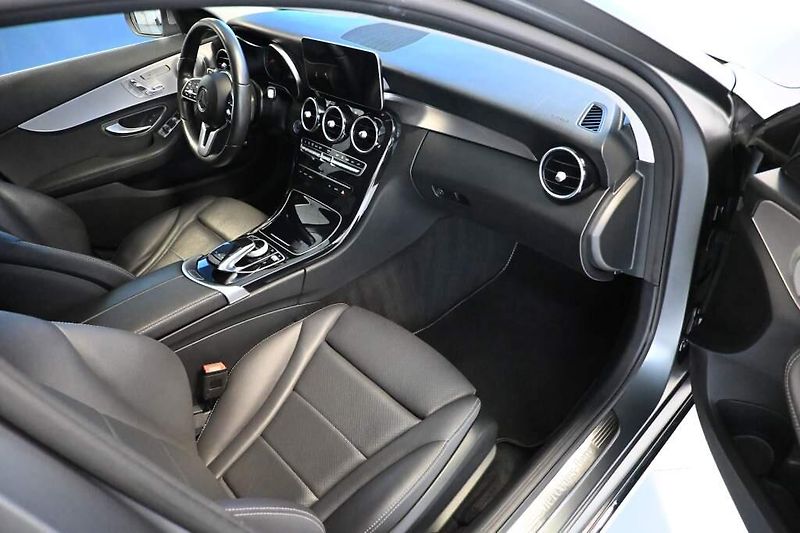 Mercedes-Benz Třídy C (2020) 2.0 300 DE T 9G-TRONIC LED 360 - fotka 10 z 47
