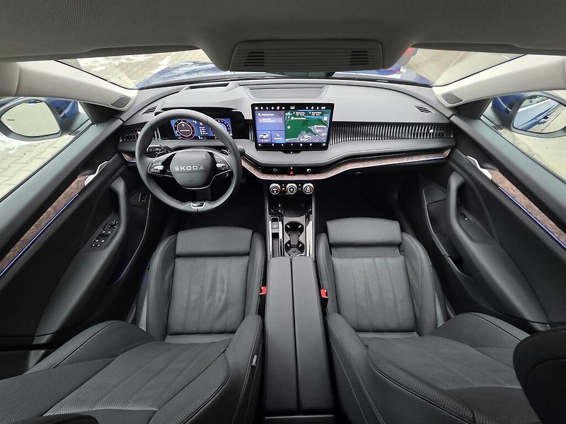 Škoda Superb Combi DSG 4M 2,0TDi 142kW L&K - fotka 10 z 26