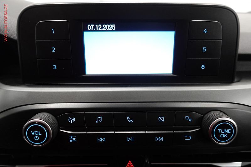 Ford Focus (2018) 1.5 TDCi, ČR, autoAC - fotka 17 z 22