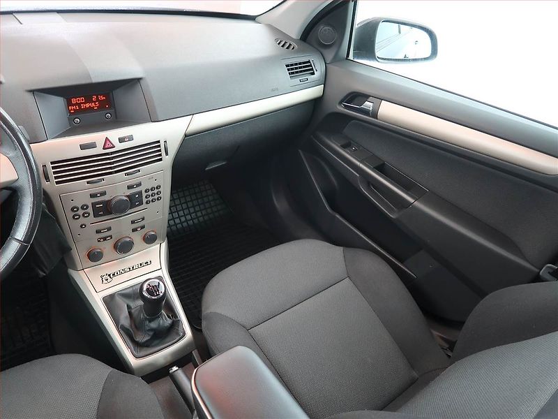 Opel Astra (2007) 1.7 CDTI, Serv.kniha - fotka 8 z 17