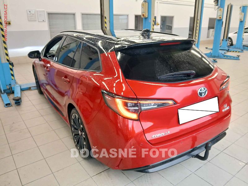 Toyota Corolla (2023) 1.8i hybrid, 1.maj,ČR, AT - fotka 2 z 3