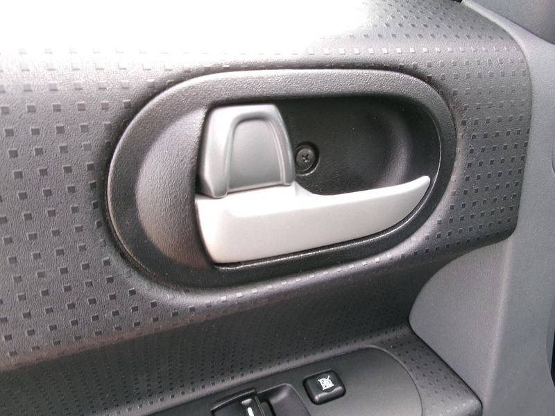 Mitsubishi Colt (2012) 1,3i - ZADÁNO  - fotka 19 z 25