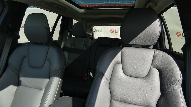 Volvo XC90 B5 AWD Plus Bright 7 míst - fotka 7 z 27
