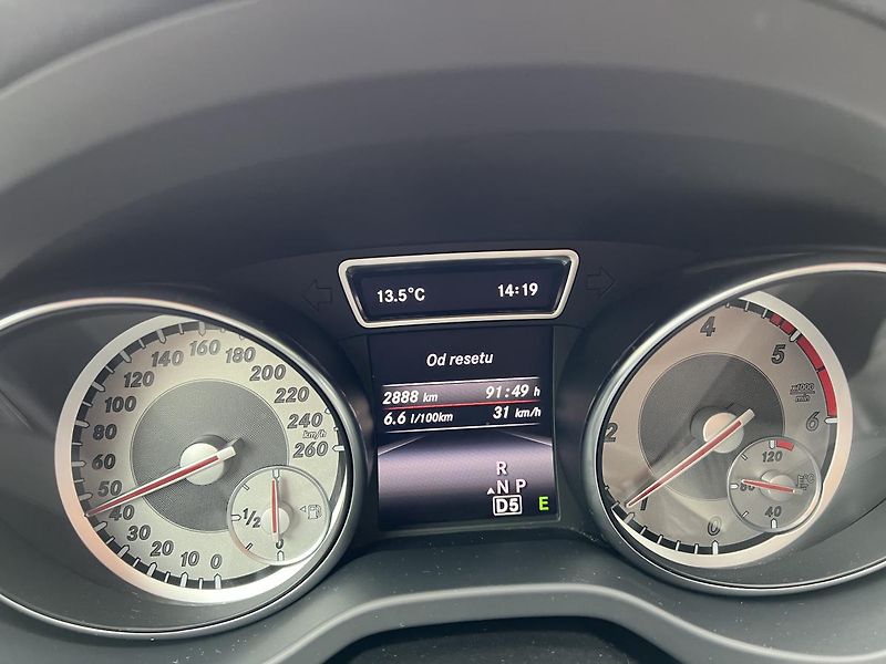 Mercedes-Benz GLA (2014) 200d 4Matic Urban-ODPOČET DPH - fotka 16 z 27