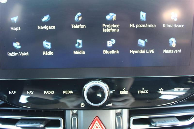 Hyundai i30 1,5 TGDI  1MAJ,AT,STYLE,ZÁRUKA - fotka 22 z 31