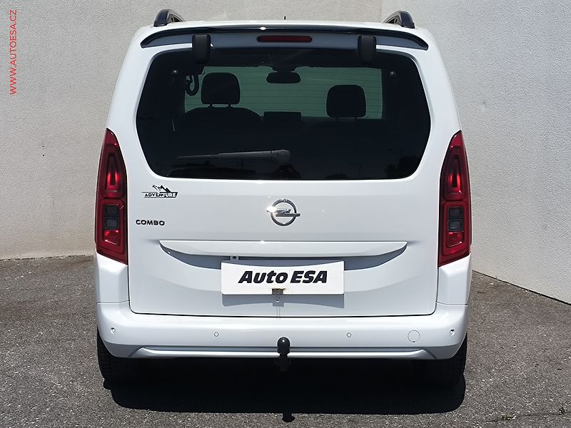 Opel Combo (2022) 1.5CDTi, 1.maj,ČR, Elegance - fotka 5 z 19