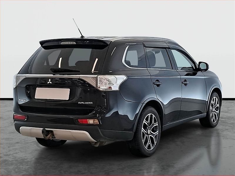 Mitsubishi Outlander (2015) 2.2 DI-D, 4X4, Automat - fotka 5 z 18