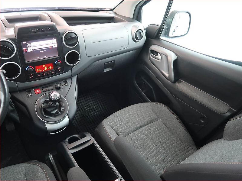 Citroën Berlingo (2016) Shine 1.6 BlueHDi, 5Míst, ČR - fotka 8 z 17