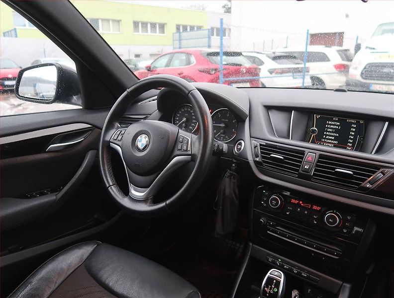 BMW X1 (2015) xDrive18d, 4X4, Automat, Kůže - fotka 7 z 19