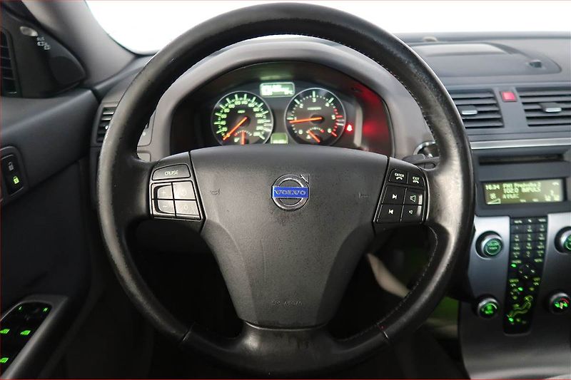 Volvo V50 (2009) 2.0 D, nová STK, za super cenu - fotka 15 z 16