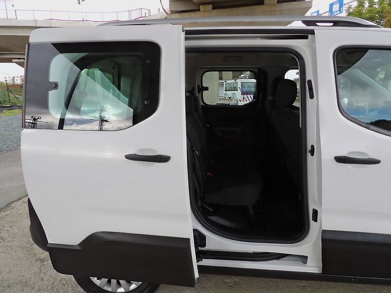 Peugeot Rifter 1.5 BlueHDI Active ČR 5míst - fotka 23 z 29