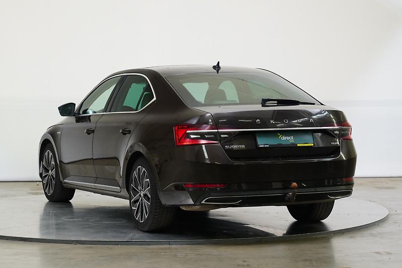 Škoda Superb - fotka 7 z 35