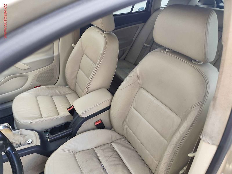 Škoda Octavia (2006) 1.9TDi, ČR, AC, park.čidla - fotka 8 z 17