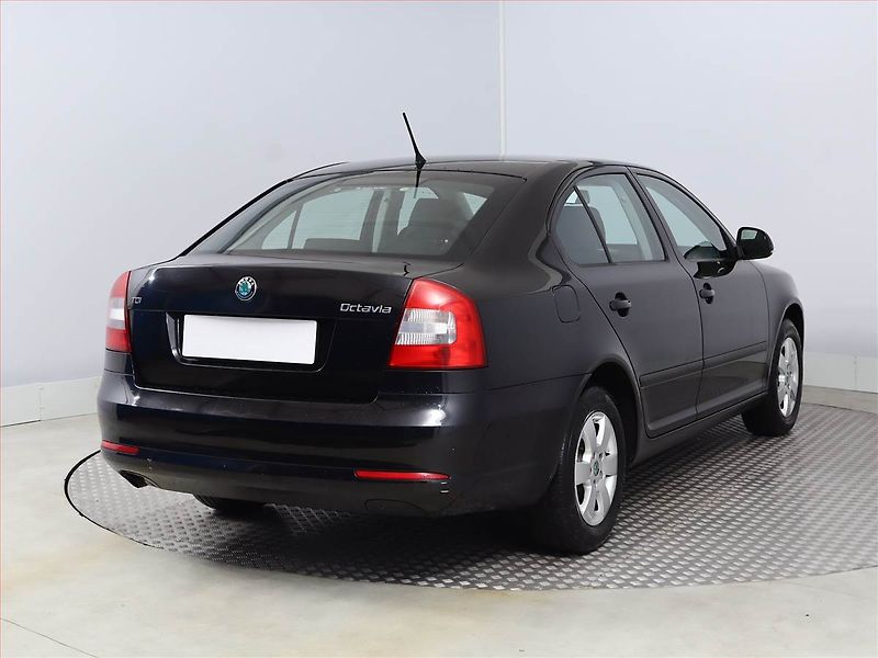 Škoda Octavia (2013) 1.6 TDI, Tempomat - fotka 5 z 14