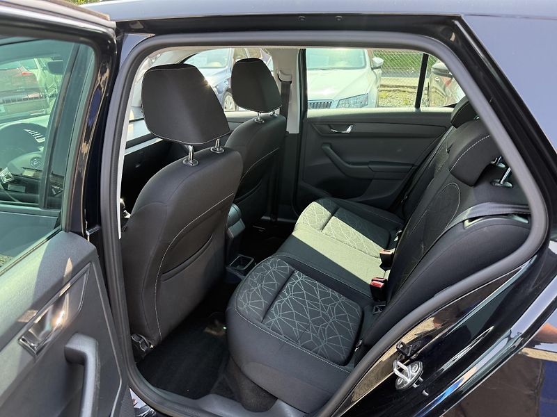Škoda Fabia 1.0 MPI CLEVER - fotka 9 z 13